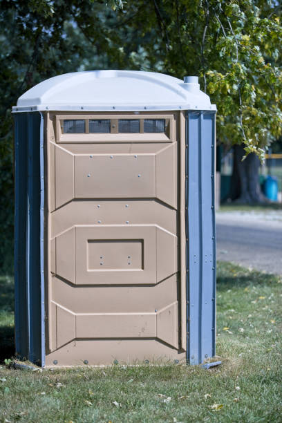 Porta potty delivery and setup in Flint, MI